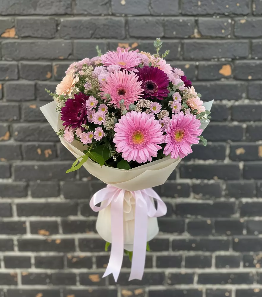 Букет яркие краски в Мишкино Республика Башкортостан Букет цветов из: Герберы и Хризантемы в Мишкино Республика Башкортостан